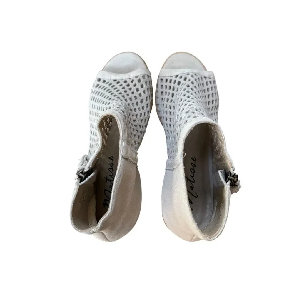Matisse Indie booties light gray cutout cage design tassel zipper detail size 10